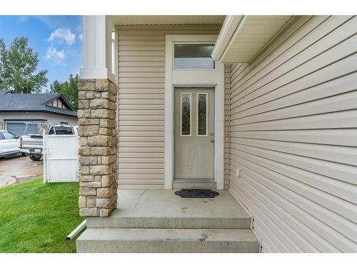 472 Bridlemeadows Common Sw, Calgary, AB - Outdoor With Exterior