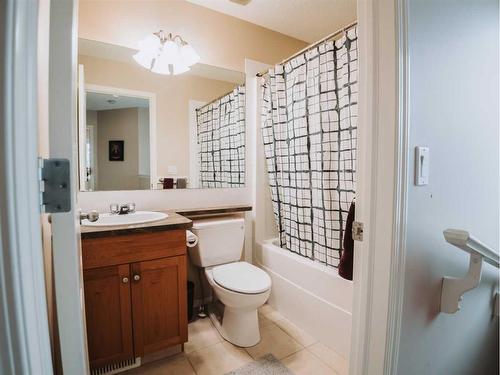 207 Cranberry Way Se, Calgary, AB - Indoor Photo Showing Bathroom