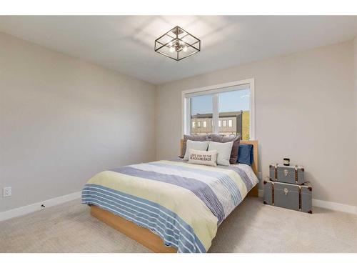 96 Timberline Way Sw, Calgary, AB - Indoor Photo Showing Bedroom