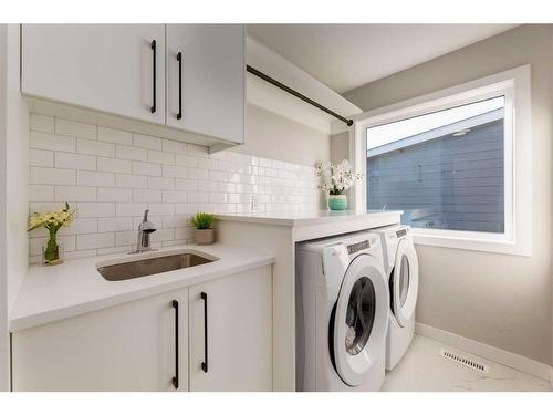 96 Timberline Way Sw, Calgary, AB - Indoor Photo Showing Laundry Room