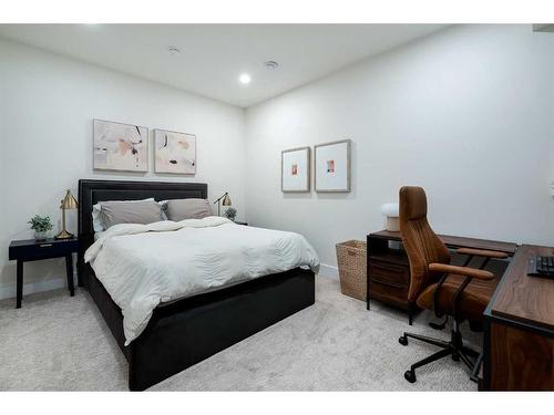 1504 4 Street Ne, Calgary, AB - Indoor Photo Showing Bedroom