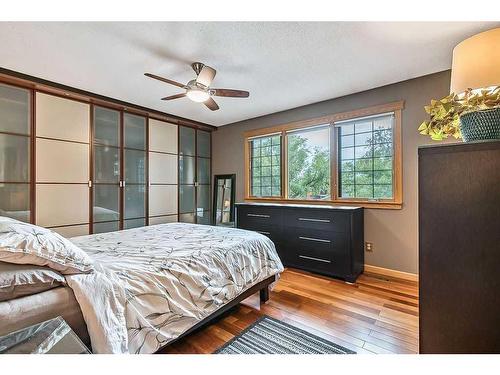 27 Deermont Place Se, Calgary, AB - Indoor Photo Showing Bedroom