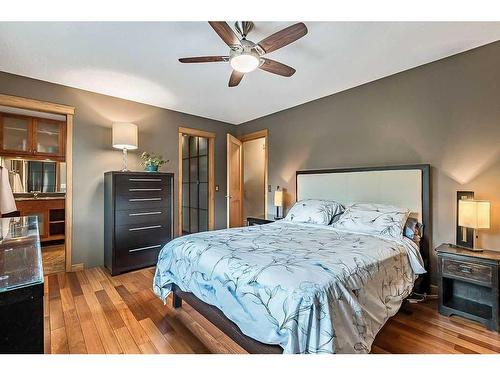 27 Deermont Place Se, Calgary, AB - Indoor Photo Showing Bedroom