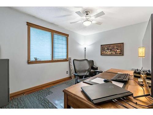 27 Deermont Place Se, Calgary, AB - Indoor Photo Showing Office