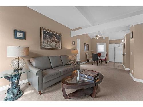 2622 Oakmoor Drive Sw, Calgary, AB - Indoor Photo Showing Living Room