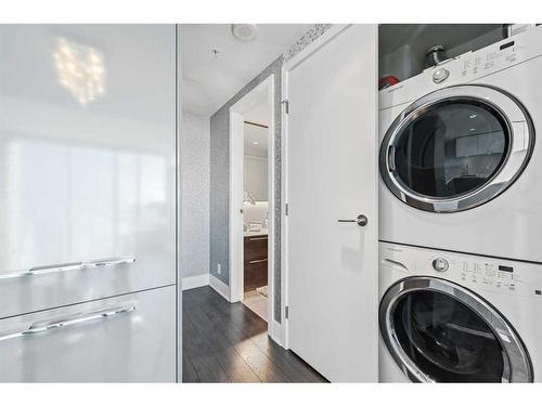 2301-901 10 Avenue Sw, Calgary, AB - Indoor Photo Showing Laundry Room