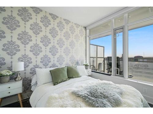 2301-901 10 Avenue Sw, Calgary, AB - Indoor Photo Showing Bedroom