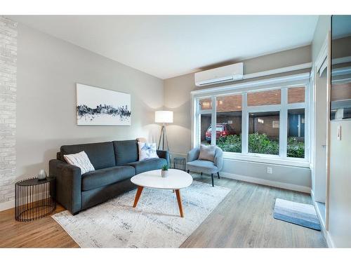 108-1720 10 Street Sw, Calgary, AB - Indoor Photo Showing Living Room