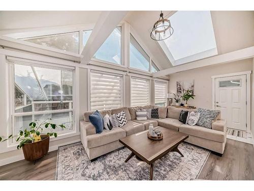 176 Templeby Drive Ne, Calgary, AB - Indoor Photo Showing Living Room