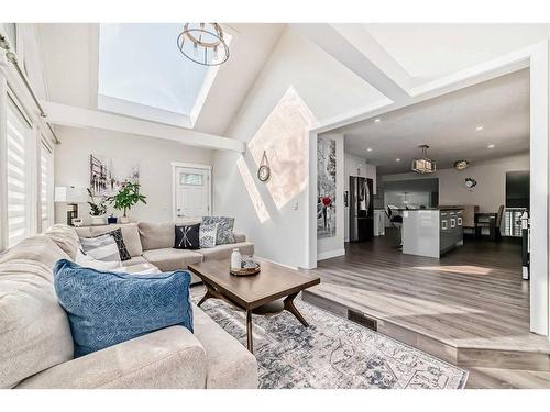 176 Templeby Drive Ne, Calgary, AB - Indoor Photo Showing Living Room