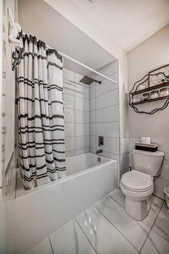 176 Templeby Drive Ne, Calgary, AB - Indoor Photo Showing Bathroom