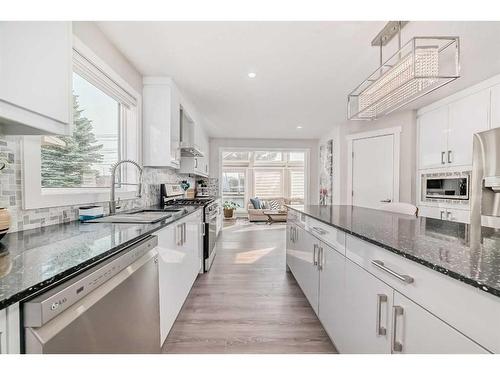 176 Templeby Drive Ne, Calgary, AB - Indoor Photo Showing Kitchen With Upgraded Kitchen