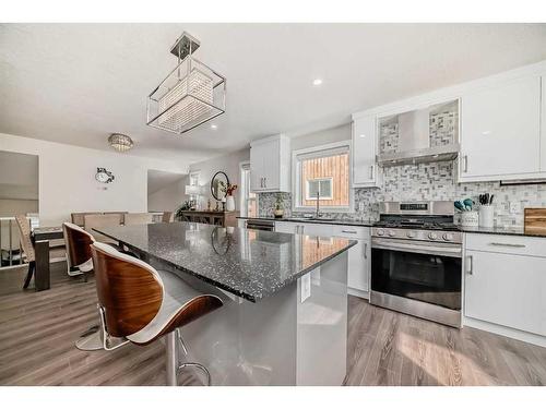 176 Templeby Drive Ne, Calgary, AB - Indoor Photo Showing Kitchen With Upgraded Kitchen