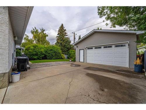 5960 Dalridge Hill Nw, Calgary, AB - Outdoor With Exterior