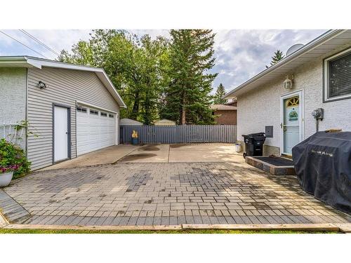 5960 Dalridge Hill Nw, Calgary, AB - Outdoor With Exterior