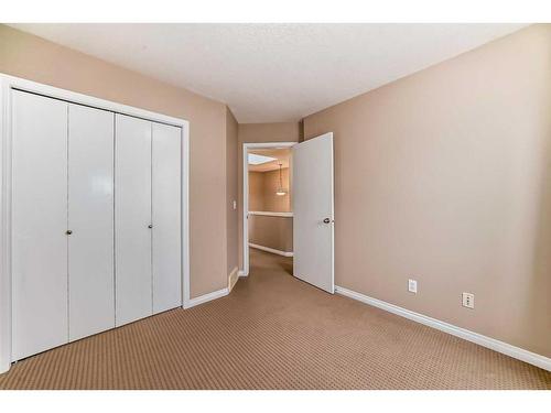 1005 New Brighton Gardens Se, Calgary, AB - Indoor Photo Showing Other Room