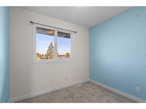 808-919 38 Street Ne, Calgary, AB - Indoor Photo Showing Other Room