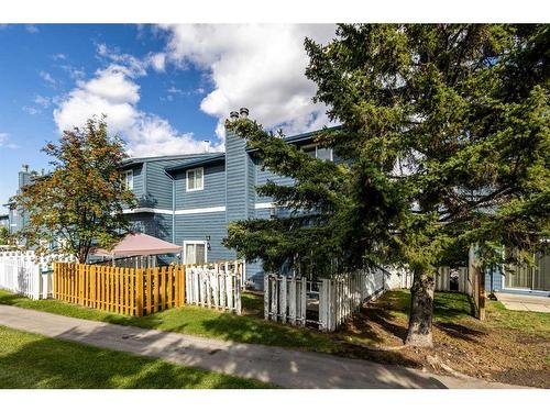 808-919 38 Street Ne, Calgary, AB - Outdoor