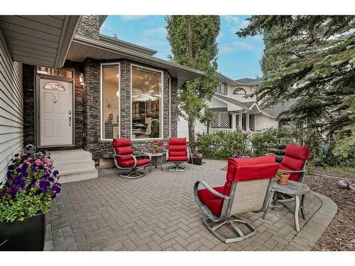 24 Christie Park Hill Sw, Calgary, AB - Outdoor