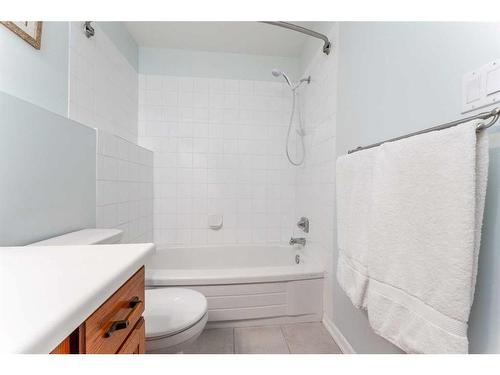 231 Grizzly Crescent, Canmore, AB - Indoor Photo Showing Bathroom