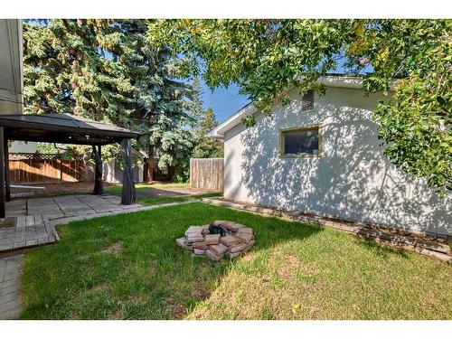 60 Springwood Drive Sw, Calgary, AB - Outdoor