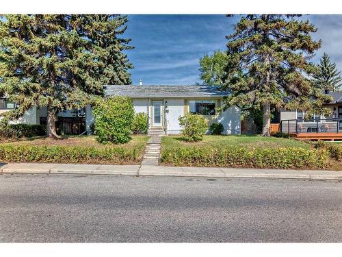 60 Springwood Drive Sw, Calgary, AB - Outdoor