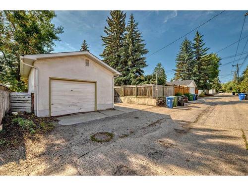 60 Springwood Drive Sw, Calgary, AB - Outdoor