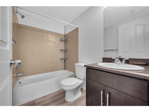 321-7180 80 Avenue Ne, Calgary, AB - Indoor Photo Showing Other Room