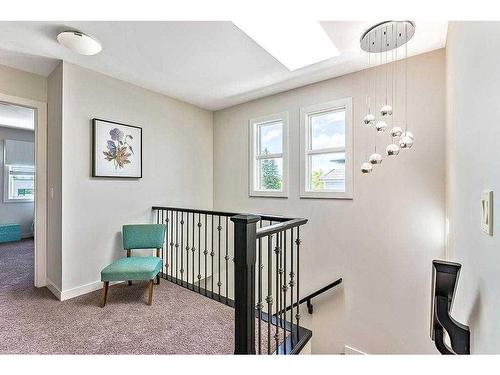 2428 7 Avenue Nw, Calgary, AB - Indoor Photo Showing Other Room