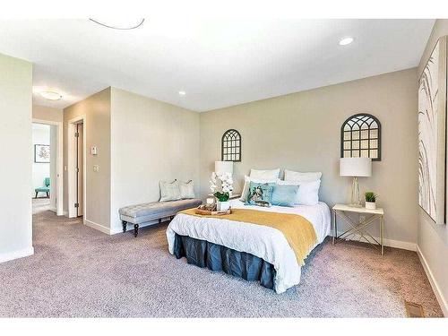 2428 7 Avenue Nw, Calgary, AB - Indoor Photo Showing Bedroom