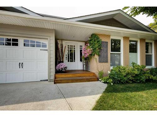 143 Parkview Green Se, Calgary, AB - Outdoor