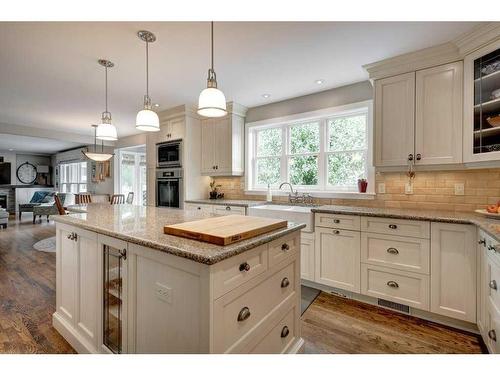 143 Parkview Green Se, Calgary, AB - Indoor Photo Showing Kitchen