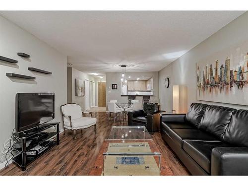 506-1108 6 Avenue Sw, Calgary, AB - Indoor Photo Showing Living Room