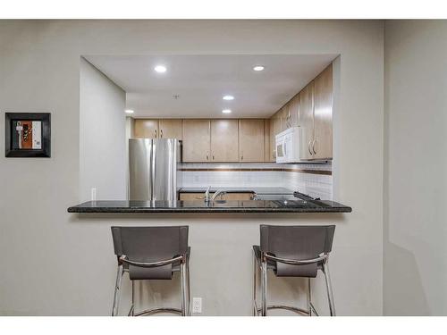 506-1108 6 Avenue Sw, Calgary, AB - Indoor Photo Showing Kitchen