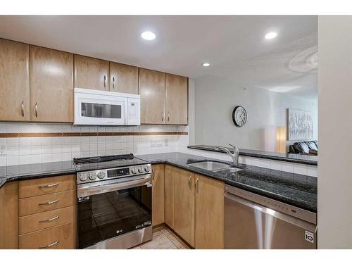 506-1108 6 Avenue Sw, Calgary, AB - Indoor Photo Showing Kitchen