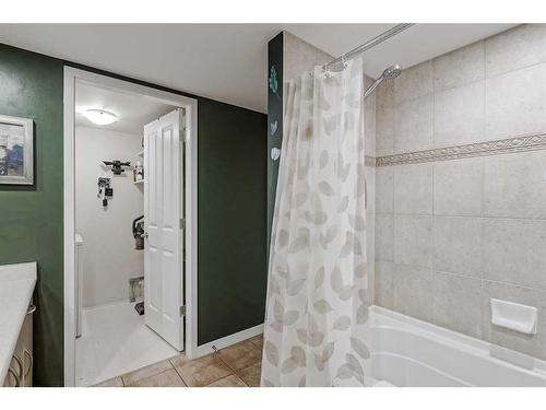 506-1108 6 Avenue Sw, Calgary, AB - Indoor Photo Showing Bathroom