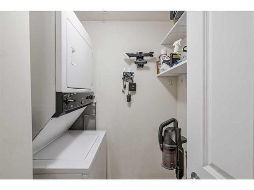 506-1108 6 Avenue Sw, Calgary, AB - Indoor Photo Showing Laundry Room