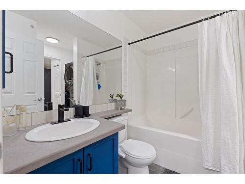 403-1408 17 Street Se, Calgary, AB - Indoor Photo Showing Bathroom