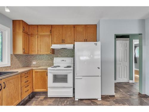 2212 29 Avenue Sw, Calgary, AB - Indoor Photo Showing Kitchen