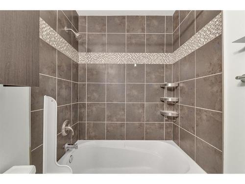 2212 29 Avenue Sw, Calgary, AB - Indoor Photo Showing Bathroom