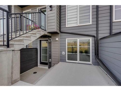 404-260 Rowley Way Nw, Calgary, AB - Outdoor With Exterior