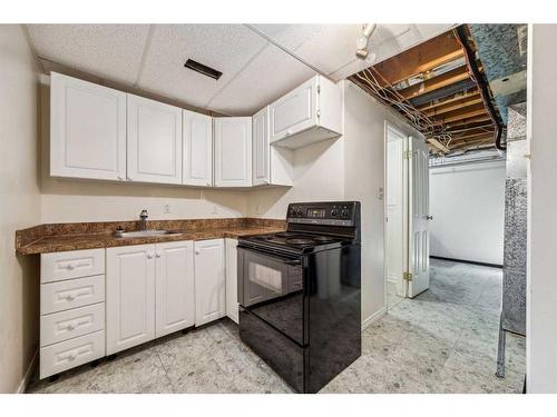 9 Marwood Circle Ne, Calgary, AB - Indoor Photo Showing Kitchen