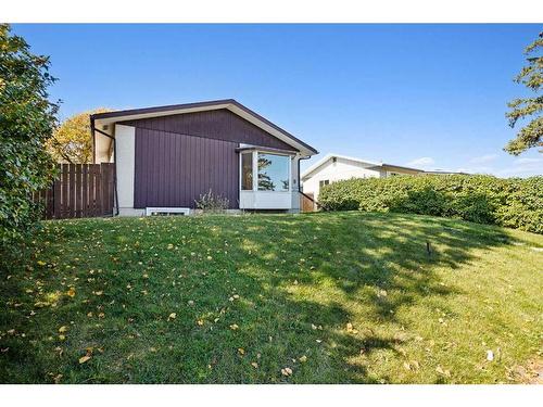 9 Marwood Circle Ne, Calgary, AB - Outdoor