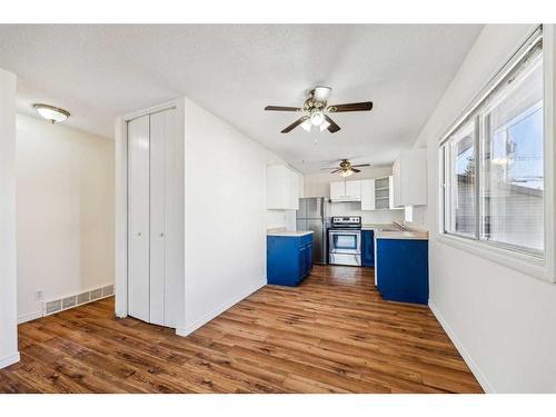 9 Marwood Circle Ne, Calgary, AB - Indoor Photo Showing Kitchen