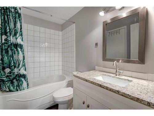 406-550 Westwood Drive Sw, Calgary, AB - Indoor Photo Showing Bathroom