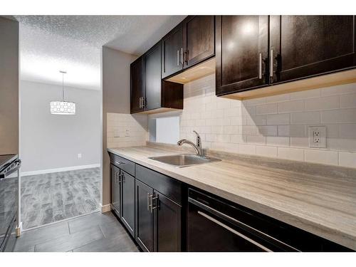 406-550 Westwood Drive Sw, Calgary, AB - Indoor Photo Showing Kitchen