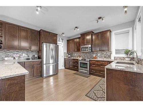 40 Evansfield Place Nw, Calgary, AB - Indoor Photo Showing Kitchen With Upgraded Kitchen