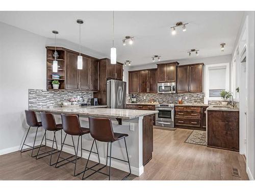 40 Evansfield Place Nw, Calgary, AB - Indoor Photo Showing Kitchen With Upgraded Kitchen