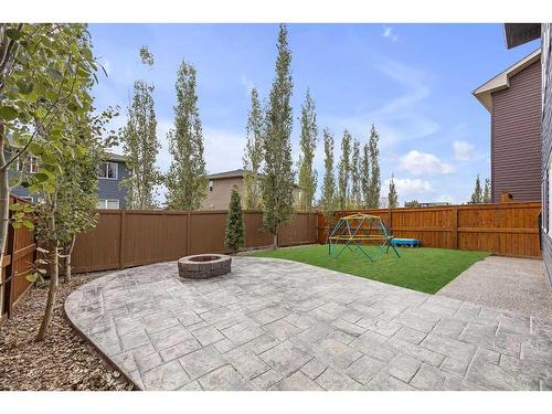 40 Evansfield Place Nw, Calgary, AB - Outdoor With Backyard