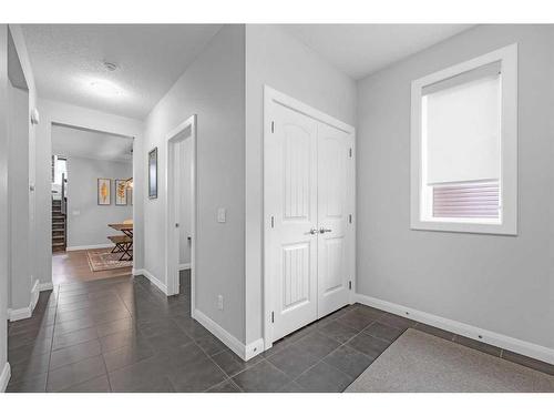 40 Evansfield Place Nw, Calgary, AB - Indoor Photo Showing Other Room